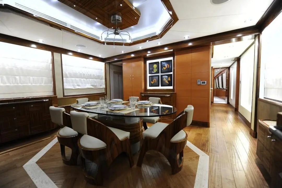 105ft | Super Yacht with Jacuzzi