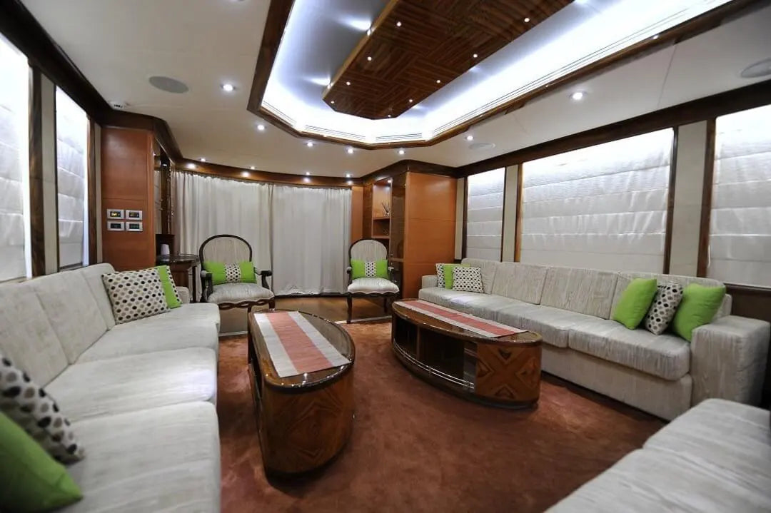 105ft | Super Yacht with Jacuzzi