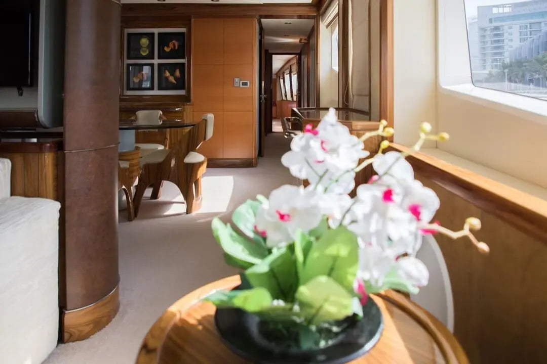 105ft | Super Yacht with Jacuzzi