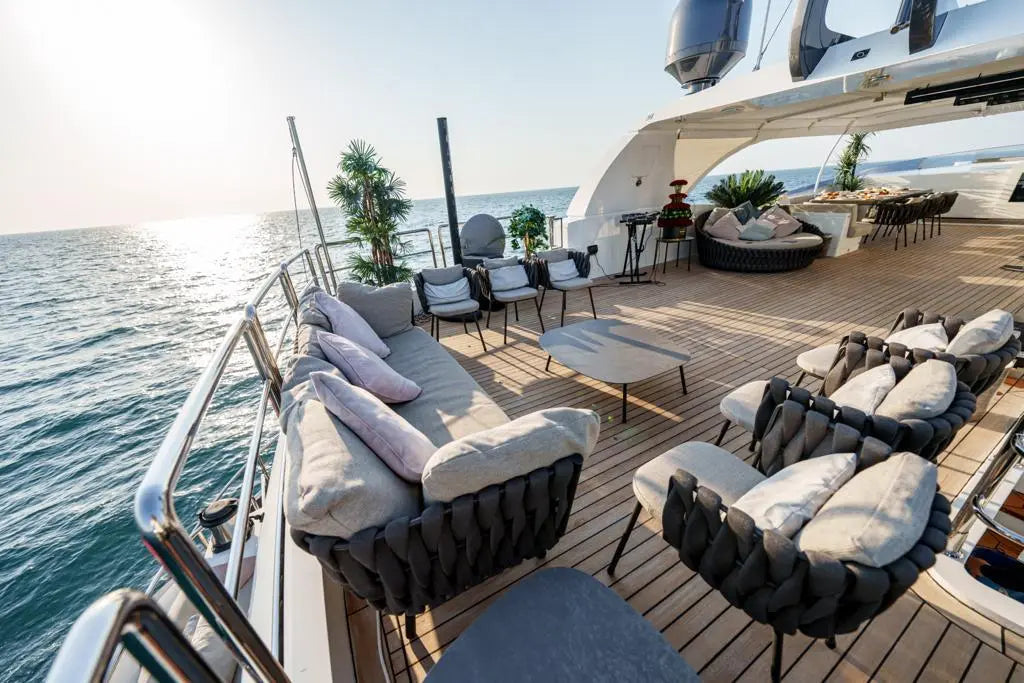 TANYA 108 Party Flybridge