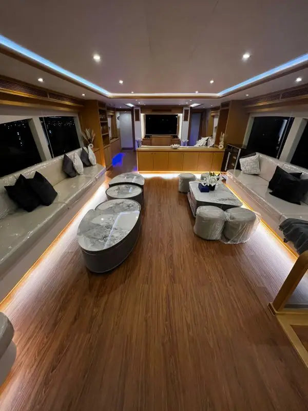 110ft | CB Marine with Jacuzzi