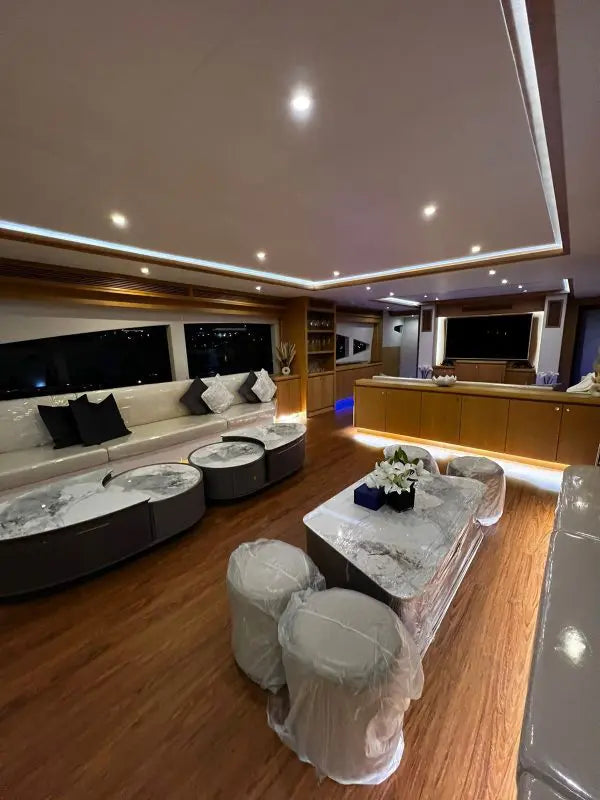 110ft | CB Marine with Jacuzzi