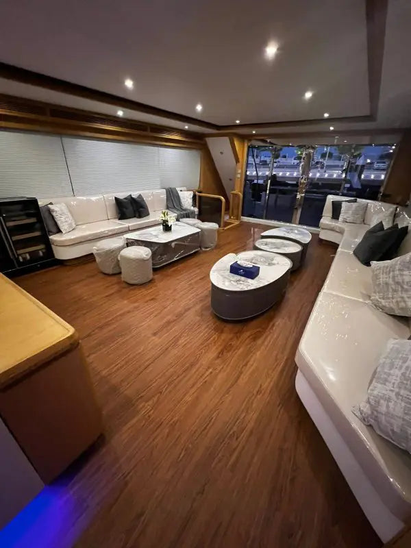 110ft | CB Marine with Jacuzzi