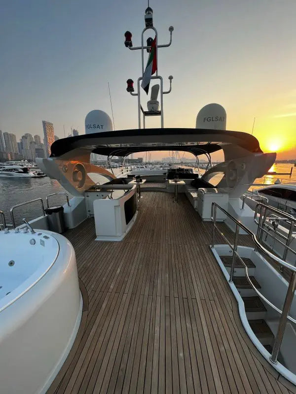 110ft | CB Marine with Jacuzzi