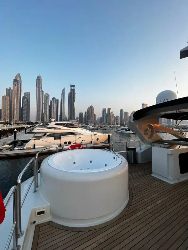 110ft | CB Marine with Jacuzzi