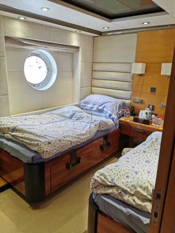 124ft | Super Yacht with Jacuzzi