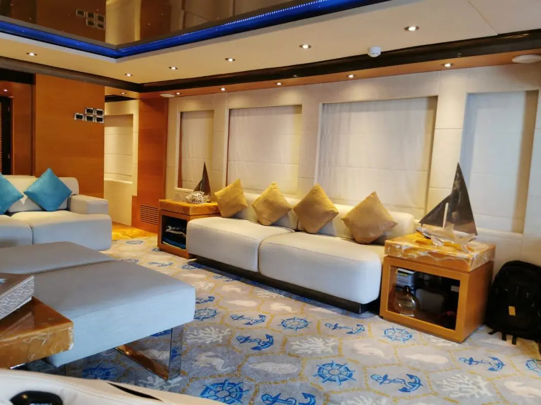 124ft | Super Yacht with Jacuzzi