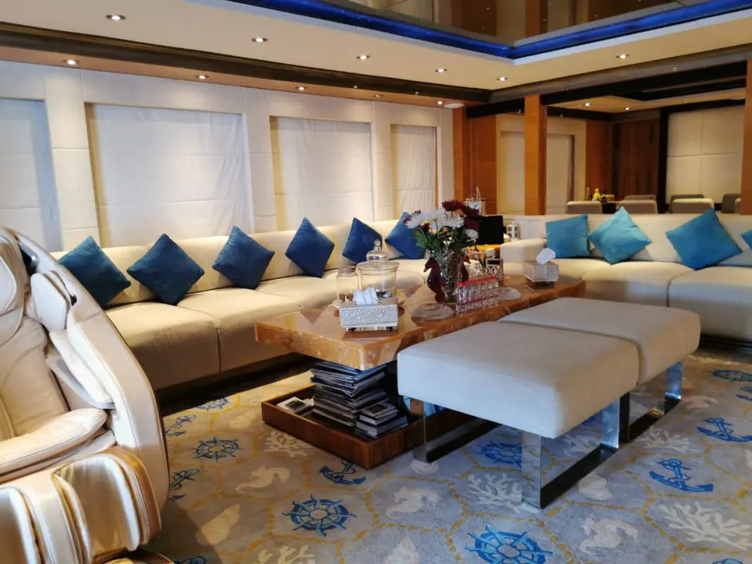124ft | Super Yacht with Jacuzzi