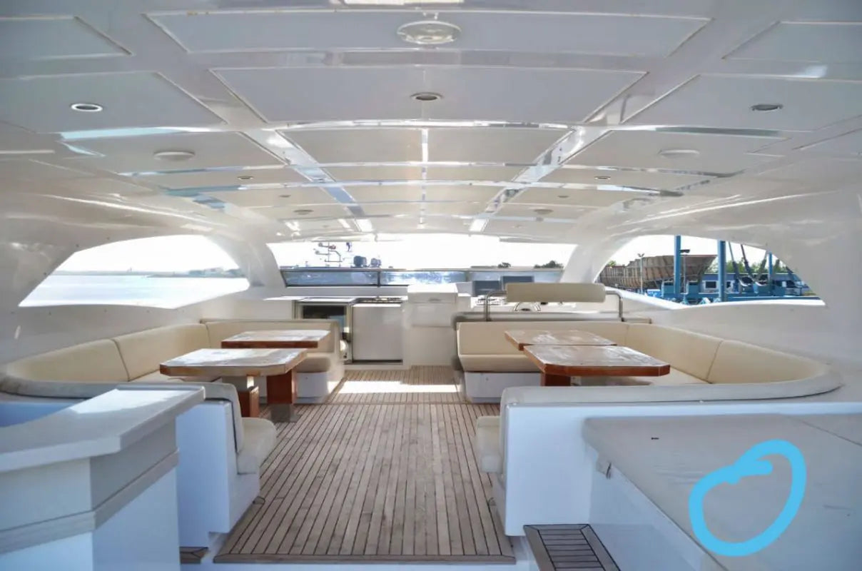 124ft | Super Yacht with Jacuzzi