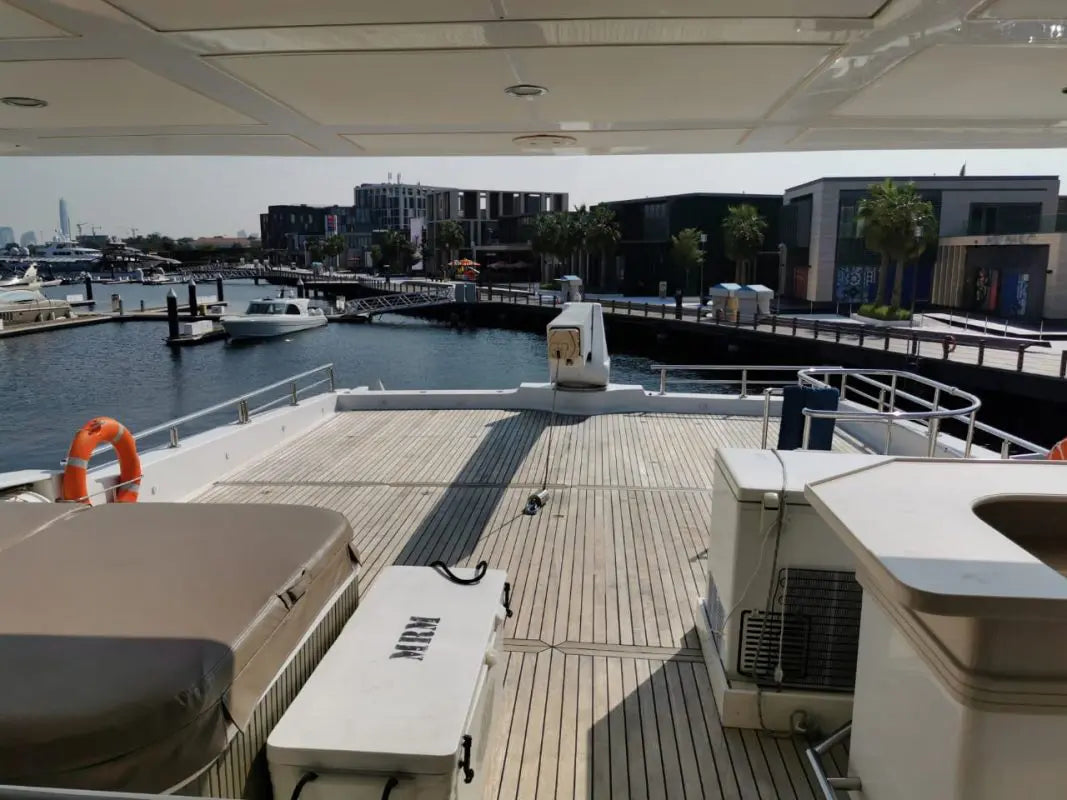 124ft | Super Yacht with Jacuzzi