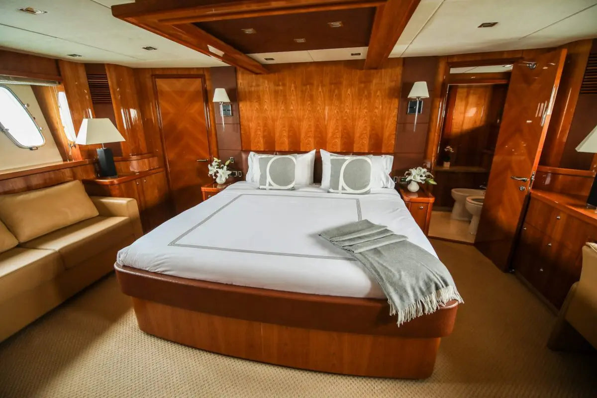 90ft | Sunseeker 90 Flybridge