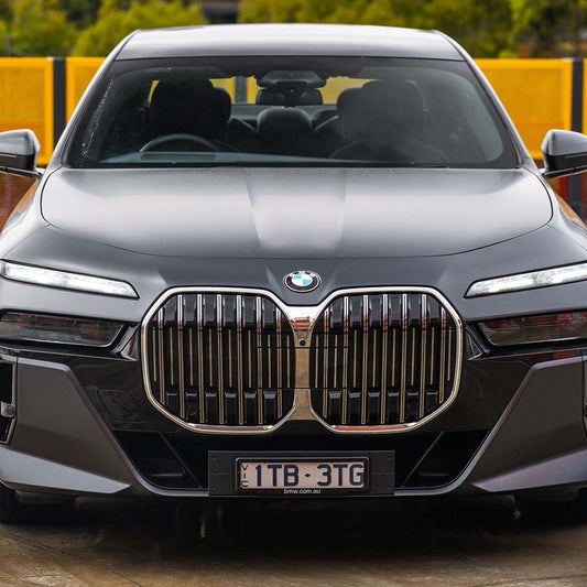 BMW 740i