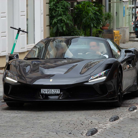 Ferrari F8 Spider – Black