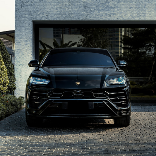 Lamborghini Urus – Black