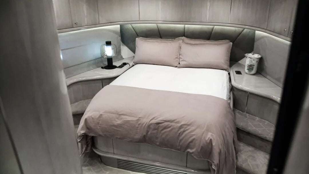 Sunseeker Black Predator 95
