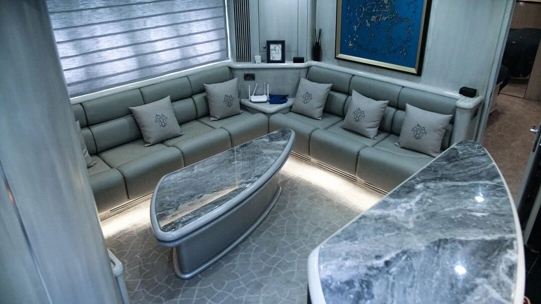 Sunseeker Black Predator 95