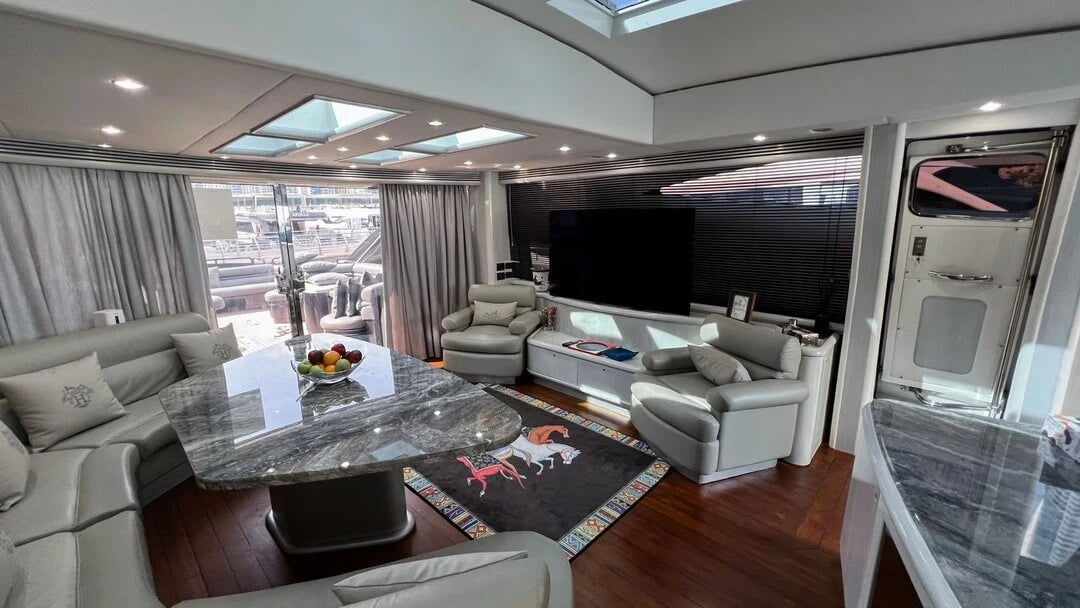 Sunseeker Black Predator 95