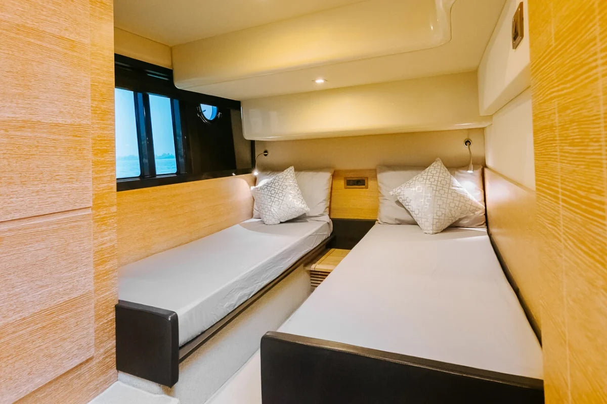 50ft | Azimut Flybridge