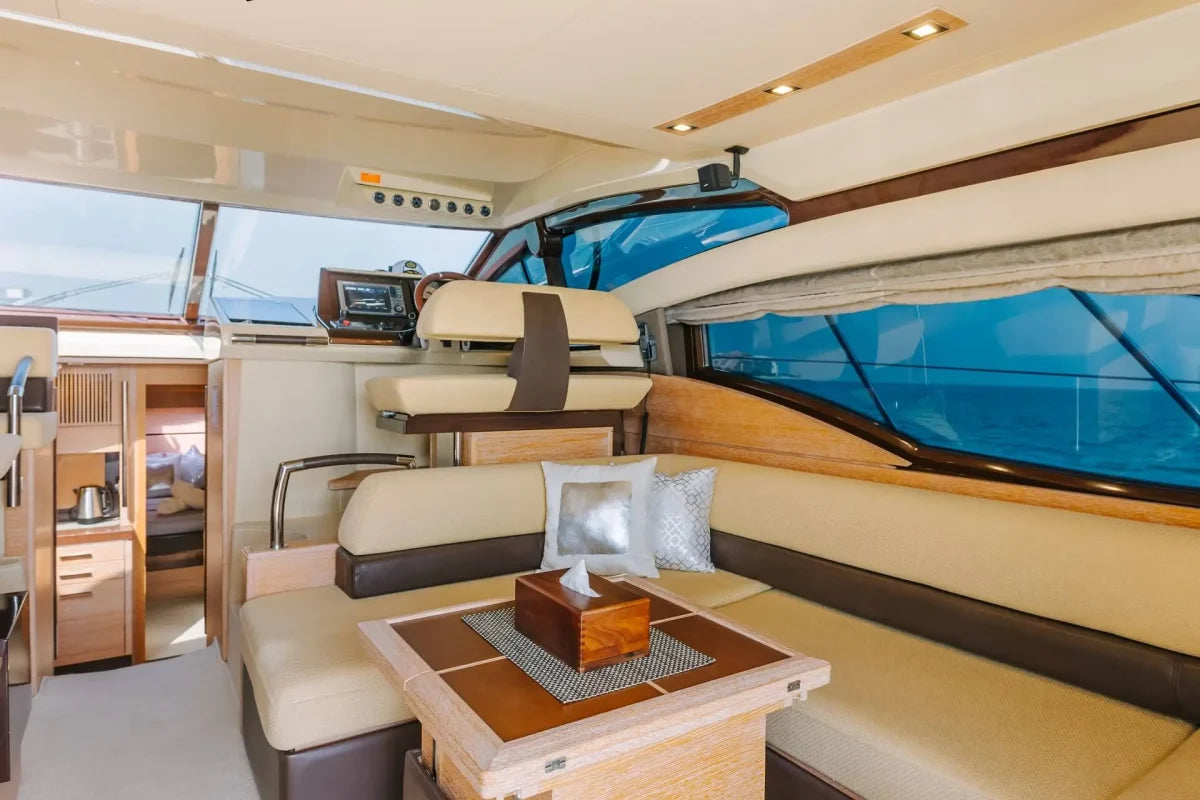 50ft | Azimut Flybridge