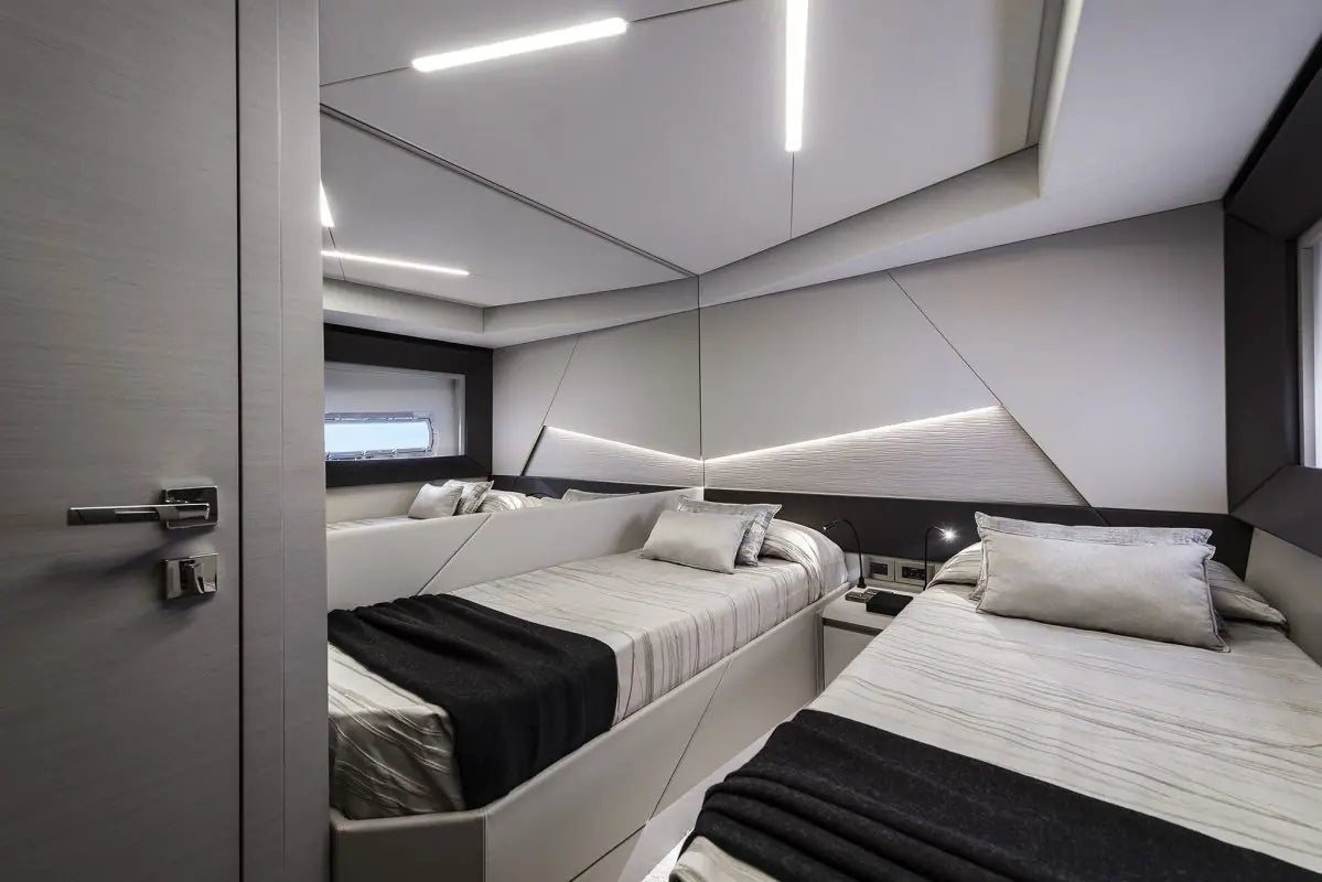 2020 Pershing 7X VIP