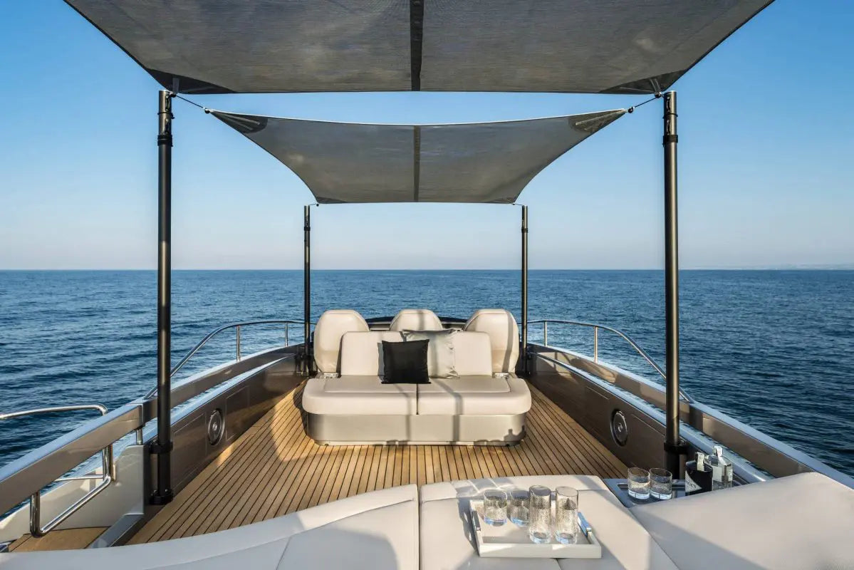 2021 Pershing 8X VIP