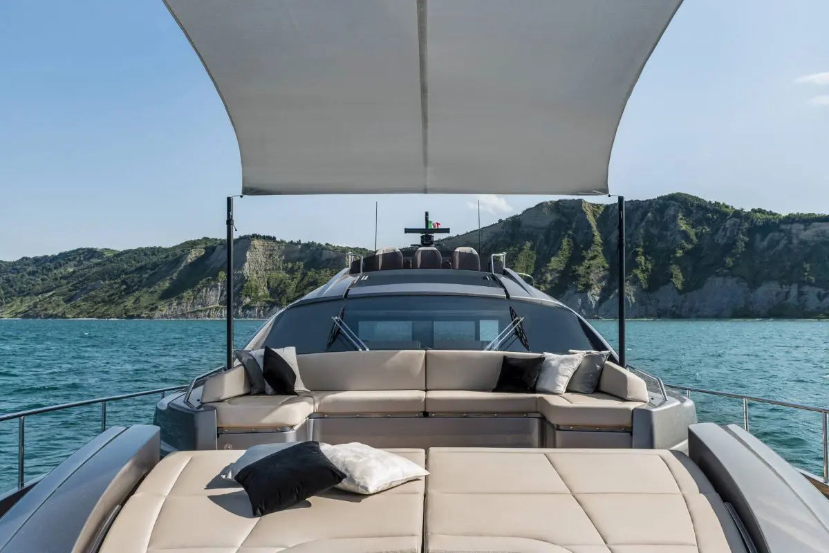 2021 Pershing 8X VIP