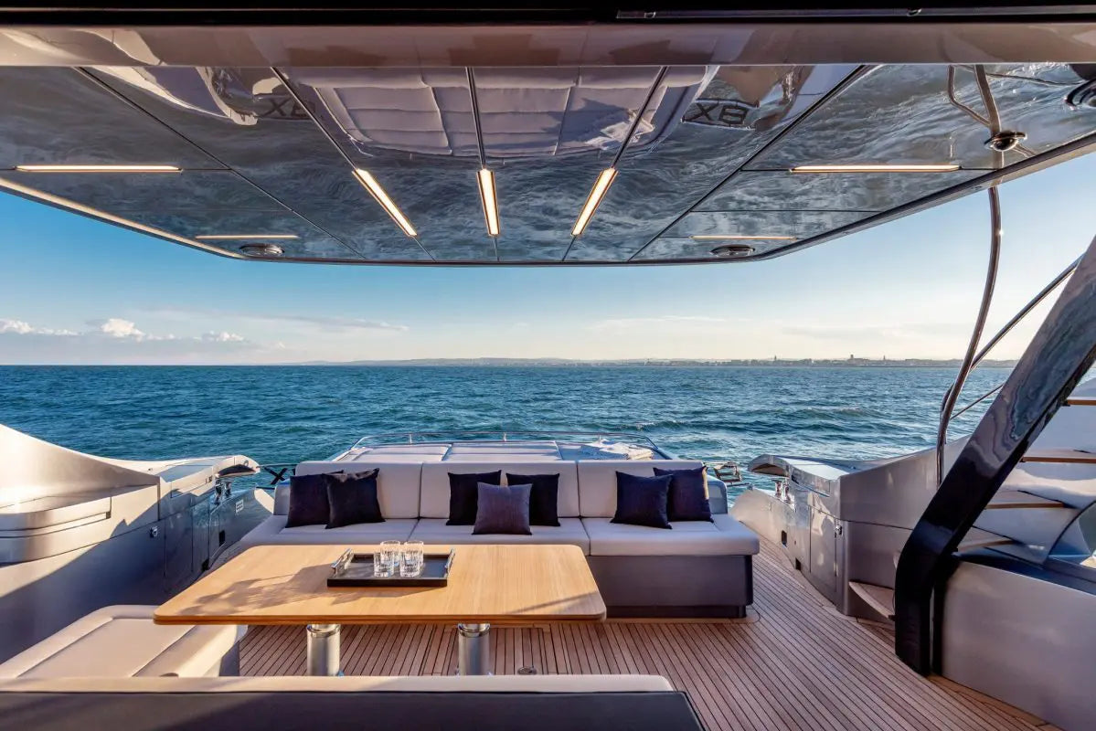 2021 Pershing 8X VIP
