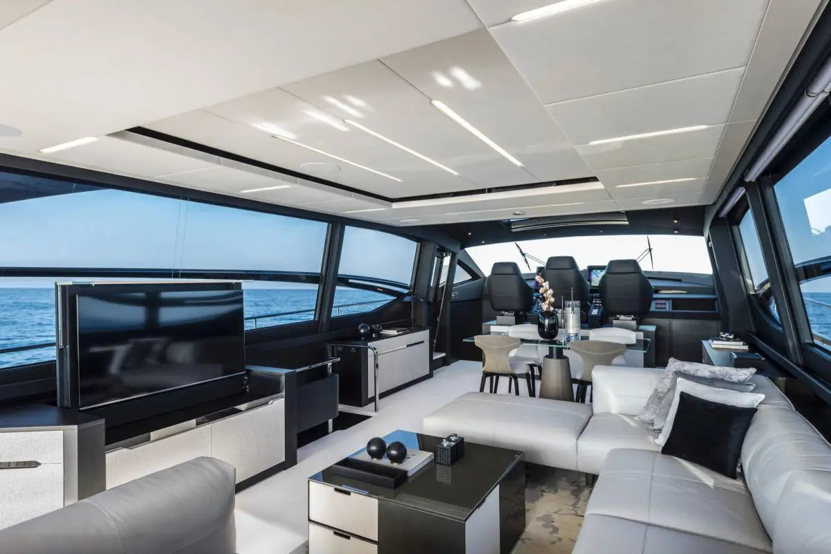 2021 Pershing 8X VIP