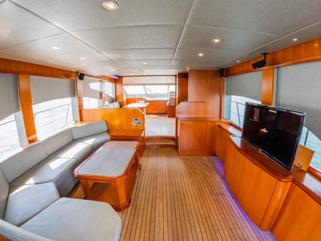 65ft | 2023 Princess Flybridge